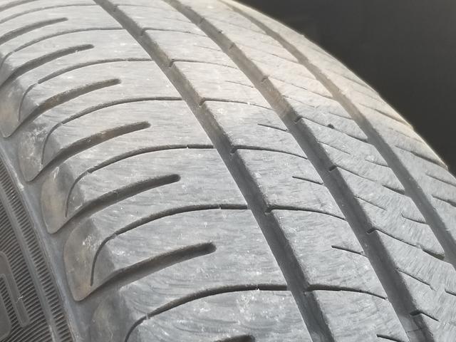 ヤリス ハイブリッドＸ　衝突軽減　レーンキープ　障害物センサー　アダプティブクルーズ　ナビ　Ｂｌｕｅｔｏｏｔｈオーディオ　ＥＴＣ　キーレス　禁煙車　ＡＢＳ　オートハイビーム　オートライト　電格ミラー　運転席エアバッグ（20枚目）