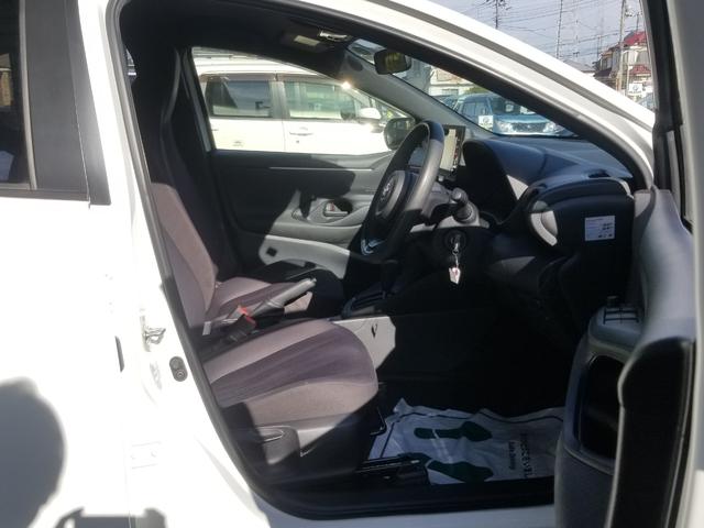 ヤリス ハイブリッドＸ　衝突軽減　レーンキープ　障害物センサー　アダプティブクルーズ　ナビ　Ｂｌｕｅｔｏｏｔｈオーディオ　ＥＴＣ　キーレス　禁煙車　ＡＢＳ　オートハイビーム　オートライト　電格ミラー　運転席エアバッグ（23枚目）