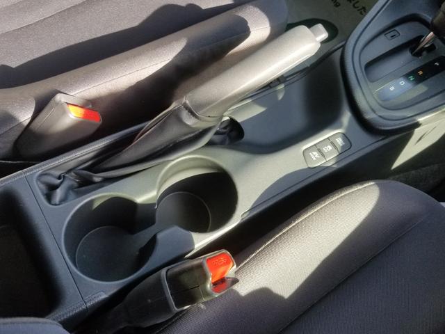 ヤリス ハイブリッドＸ　衝突軽減　レーンキープ　障害物センサー　アダプティブクルーズ　ナビ　Ｂｌｕｅｔｏｏｔｈオーディオ　ＥＴＣ　キーレス　禁煙車　ＡＢＳ　オートハイビーム　オートライト　電格ミラー　運転席エアバッグ（40枚目）