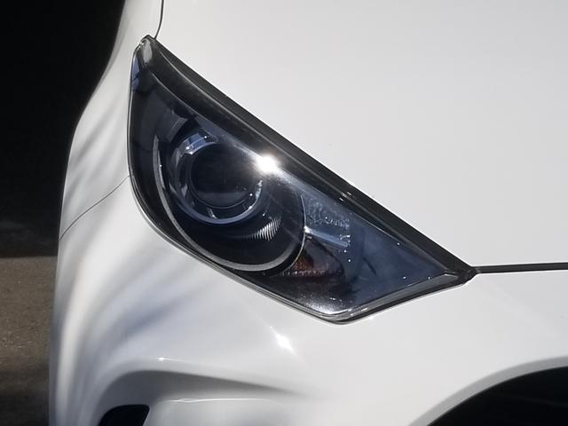 ヤリス ハイブリッドＸ　衝突軽減　レーンキープ　障害物センサー　アダプティブクルーズ　ナビ　Ｂｌｕｅｔｏｏｔｈオーディオ　ＥＴＣ　キーレス　禁煙車　ＡＢＳ　オートハイビーム　オートライト　電格ミラー　運転席エアバッグ（50枚目）