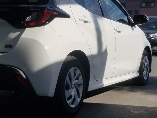 ヤリス ハイブリッドＸ　衝突軽減　レーンキープ　障害物センサー　アダプティブクルーズ　ナビ　Ｂｌｕｅｔｏｏｔｈオーディオ　ＥＴＣ　キーレス　禁煙車　ＡＢＳ　オートハイビーム　オートライト　電格ミラー　運転席エアバッグ（55枚目）