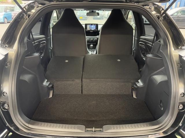 ヤリス Ｘ　衝突軽減　レーンキープ　ナビ　Ｂｌｕｅｔｏｏｔｈオーディオ　ＥＴＣ　スマキー　禁煙車　ＡＢＳ　オートハイビーム　オートライト　電格ミラー　運転席エアバッグ　助手席エアバッグ　サイドエアバッグ　エアコン（27枚目）