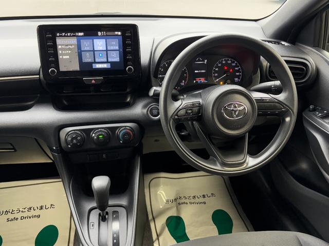 ヤリス Ｘ　衝突軽減　レーンキープ　ナビ　Ｂｌｕｅｔｏｏｔｈオーディオ　ＥＴＣ　スマキー　禁煙車　ＡＢＳ　オートハイビーム　オートライト　電格ミラー　運転席エアバッグ　助手席エアバッグ　サイドエアバッグ　エアコン（29枚目）