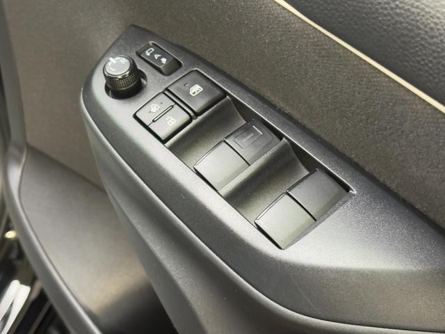 ヤリス Ｘ　衝突軽減　レーンキープ　ナビ　Ｂｌｕｅｔｏｏｔｈオーディオ　ＥＴＣ　スマキー　禁煙車　ＡＢＳ　オートハイビーム　オートライト　電格ミラー　運転席エアバッグ　助手席エアバッグ　サイドエアバッグ　エアコン（35枚目）