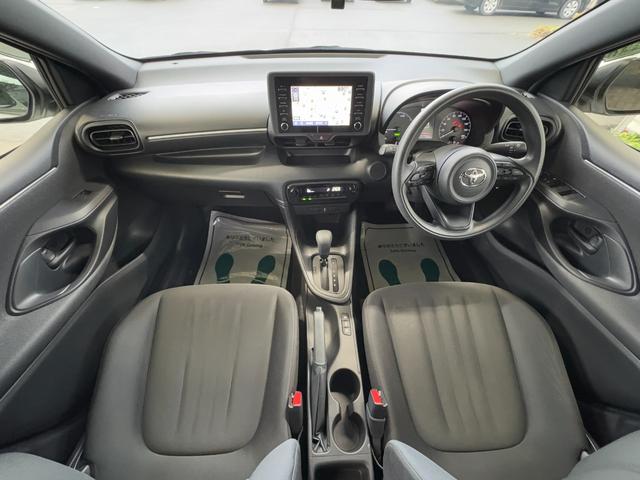 ヤリス ハイブリッドＸ　衝突軽減　レーンキープ　障害物センサー　アダプティブクルーズ　ナビ　Ｂカメラ　Ｂｌｕｅｔｏｏｔｈオーディオ　ＥＴＣ　キーレス　禁煙車　ＡＢＳ　オートハイビーム　オートライト　電格ミラー（3枚目）