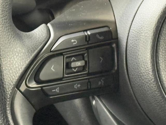 ヤリス ハイブリッドＸ　衝突軽減　レーンキープ　障害物センサー　アダプティブクルーズ　ナビ　Ｂカメラ　Ｂｌｕｅｔｏｏｔｈオーディオ　ＥＴＣ　キーレス　禁煙車　ＡＢＳ　オートハイビーム　オートライト　電格ミラー（12枚目）