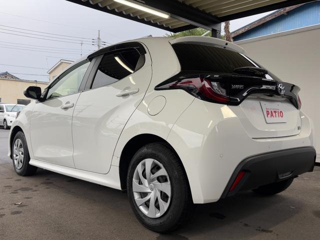 ヤリス ハイブリッドＸ　衝突軽減　レーンキープ　障害物センサー　アダプティブクルーズ　ナビ　Ｂカメラ　Ｂｌｕｅｔｏｏｔｈオーディオ　ＥＴＣ　キーレス　禁煙車　ＡＢＳ　オートハイビーム　オートライト　電格ミラー（19枚目）