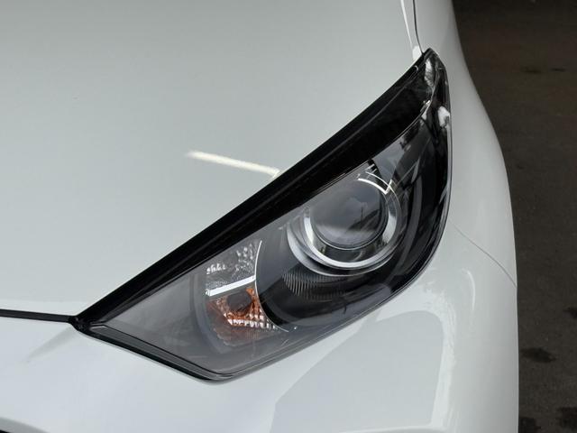 ヤリス ハイブリッドＸ　衝突軽減　レーンキープ　障害物センサー　アダプティブクルーズ　ナビ　Ｂカメラ　Ｂｌｕｅｔｏｏｔｈオーディオ　ＥＴＣ　キーレス　禁煙車　ＡＢＳ　オートハイビーム　オートライト　電格ミラー（21枚目）