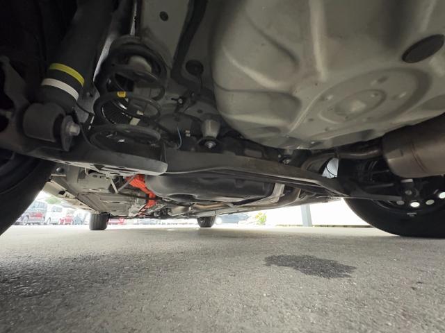 ヤリス ハイブリッドＸ　衝突軽減　レーンキープ　障害物センサー　アダプティブクルーズ　ナビ　Ｂカメラ　Ｂｌｕｅｔｏｏｔｈオーディオ　ＥＴＣ　キーレス　禁煙車　ＡＢＳ　オートハイビーム　オートライト　電格ミラー（24枚目）