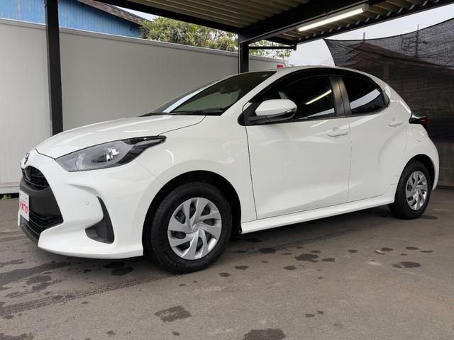 ヤリス ハイブリッドＸ　衝突軽減　レーンキープ　障害物センサー　アダプティブクルーズ　ナビ　Ｂカメラ　Ｂｌｕｅｔｏｏｔｈオーディオ　ＥＴＣ　キーレス　禁煙車　ＡＢＳ　オートハイビーム　オートライト　電格ミラー（36枚目）