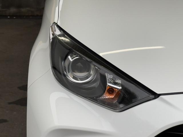 ヤリス ハイブリッドＸ　衝突軽減　レーンキープ　障害物センサー　アダプティブクルーズ　ナビ　Ｂカメラ　Ｂｌｕｅｔｏｏｔｈオーディオ　ＥＴＣ　キーレス　禁煙車　ＡＢＳ　オートハイビーム　オートライト　電格ミラー（51枚目）