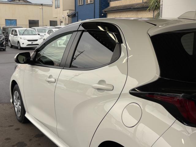 ヤリス ハイブリッドＸ　衝突軽減　レーンキープ　障害物センサー　アダプティブクルーズ　ナビ　Ｂカメラ　Ｂｌｕｅｔｏｏｔｈオーディオ　ＥＴＣ　キーレス　禁煙車　ＡＢＳ　オートハイビーム　オートライト　電格ミラー（52枚目）