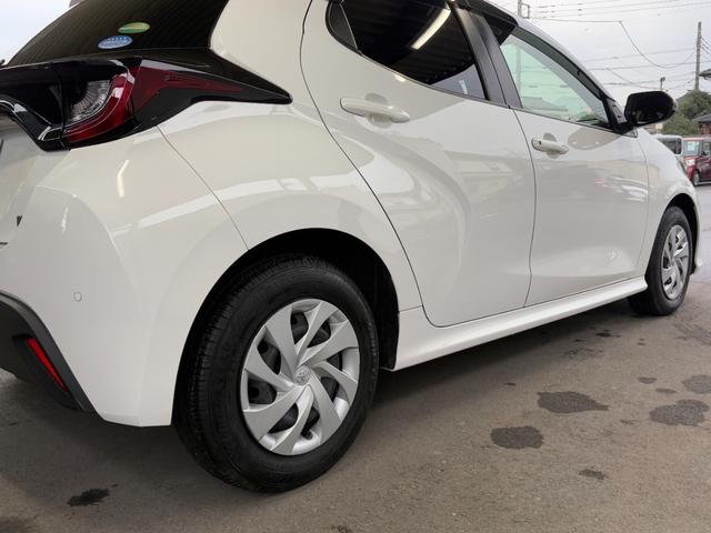 ヤリス ハイブリッドＸ　衝突軽減　レーンキープ　障害物センサー　アダプティブクルーズ　ナビ　Ｂカメラ　Ｂｌｕｅｔｏｏｔｈオーディオ　ＥＴＣ　キーレス　禁煙車　ＡＢＳ　オートハイビーム　オートライト　電格ミラー（54枚目）