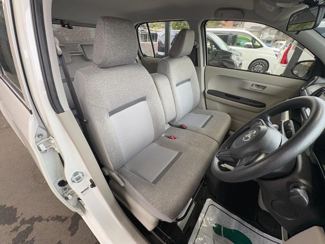 パッソ Ｘ　Ｓ　衝突軽減　レーンキープ　ナビ　Ｂカメラ　Ｉストップ　スマキー　禁煙車　ＡＢＳ　オートハイビーム　電格ミラー　ベンチシート　ＣＤ　運転席エアバッグ　助手席エアバッグ　エアコン　パワーウィンドウ（9枚目）