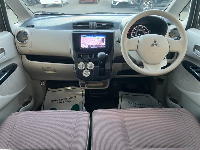 ｅＫワゴン Ｅ　シートヒーター　ナビ　ワンセグ　Ｂカメラ　Ｂｌｕｅｔｏｏｔｈオーディオ　キーレス　禁煙車　フルフラット　ＡＢＳ　電格ミラー　ベンチシート　ＣＤ　ＤＶＤ再生　運転席エアバッグ　助手席エアバッグ　エアコン（3枚目）