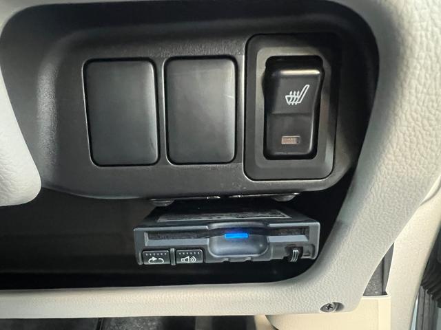 ｅＫワゴン Ｅ　シートヒーター　ナビ　ワンセグ　Ｂカメラ　Ｂｌｕｅｔｏｏｔｈオーディオ　キーレス　禁煙車　フルフラット　ＡＢＳ　電格ミラー　ベンチシート　ＣＤ　ＤＶＤ再生　運転席エアバッグ　助手席エアバッグ　エアコン（8枚目）