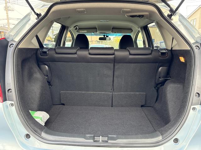 フィット 13G・F ナビ フルセグ Bカメラ Bluetoothオーディオ ETC Iストップ 14インチAW スマキー 禁煙車 フルフラット 横滑り防止 ABS 電格ミラー CD DVD再生(14枚目)