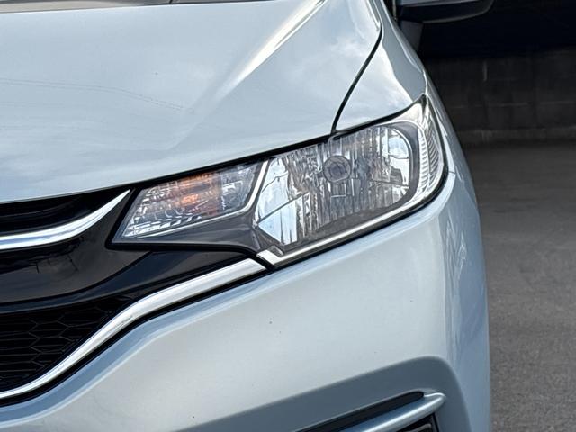 フィット 13G・F ナビ フルセグ Bカメラ Bluetoothオーディオ ETC Iストップ 14インチAW スマキー 禁煙車 フルフラット 横滑り防止 ABS 電格ミラー CD DVD再生(25枚目)