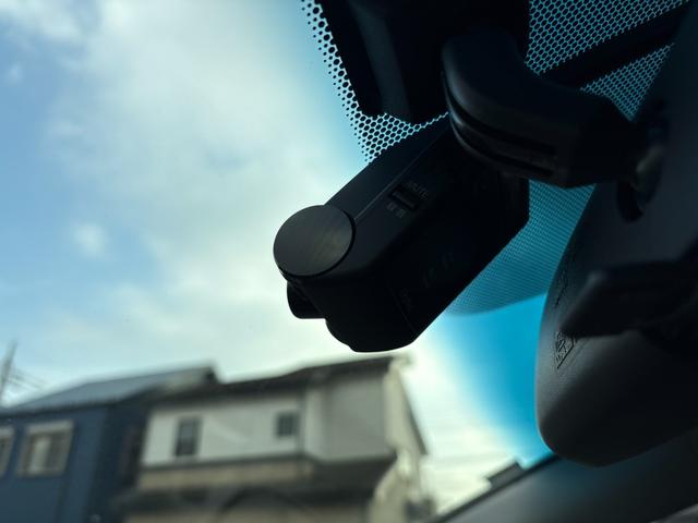 フィット 13G・F ナビ フルセグ Bカメラ Bluetoothオーディオ ETC Iストップ 14インチAW スマキー 禁煙車 フルフラット 横滑り防止 ABS 電格ミラー CD DVD再生(27枚目)