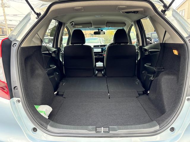 フィット 13G・F ナビ フルセグ Bカメラ Bluetoothオーディオ ETC Iストップ 14インチAW スマキー 禁煙車 フルフラット 横滑り防止 ABS 電格ミラー CD DVD再生(37枚目)