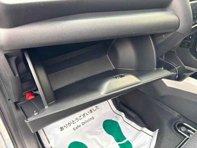 フィット 13G・F ナビ フルセグ Bカメラ Bluetoothオーディオ ETC Iストップ 14インチAW スマキー 禁煙車 フルフラット 横滑り防止 ABS 電格ミラー CD DVD再生(46枚目)