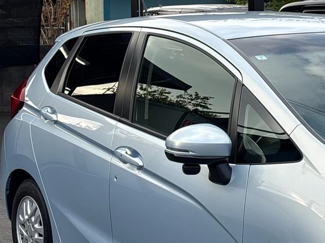 フィット 13G・F ナビ フルセグ Bカメラ Bluetoothオーディオ ETC Iストップ 14インチAW スマキー 禁煙車 フルフラット 横滑り防止 ABS 電格ミラー CD DVD再生(64枚目)