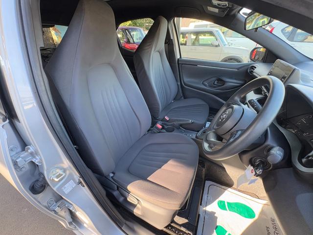 ヤリス X 衝突軽減 レーンキープ Bluetoothオーディオ キーレス 禁煙車 ABS オートハイビーム オートライト 電格ミラー 運転席エアバッグ 助手席エアバッグ サイドエアバッグ パワーウィンドウ(7枚目)