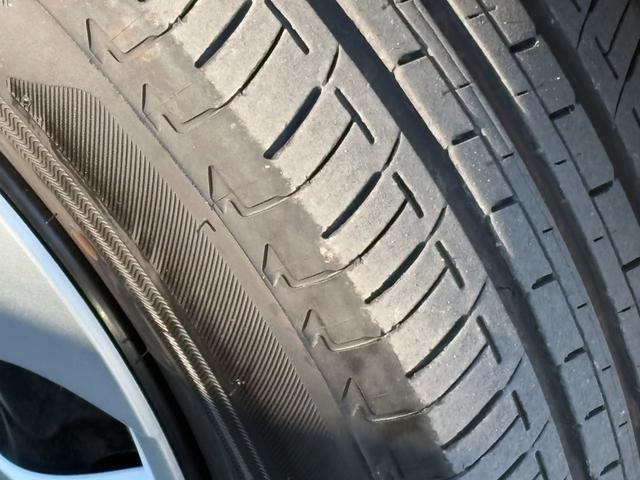 ヤリス X 衝突軽減 レーンキープ Bluetoothオーディオ キーレス 禁煙車 ABS オートハイビーム オートライト 電格ミラー 運転席エアバッグ 助手席エアバッグ サイドエアバッグ パワーウィンドウ(21枚目)