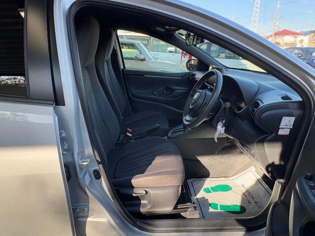 ヤリス X 衝突軽減 レーンキープ Bluetoothオーディオ キーレス 禁煙車 ABS オートハイビーム オートライト 電格ミラー 運転席エアバッグ 助手席エアバッグ サイドエアバッグ パワーウィンドウ(24枚目)