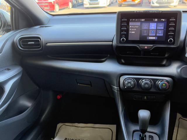 ヤリス X 衝突軽減 レーンキープ Bluetoothオーディオ キーレス 禁煙車 ABS オートハイビーム オートライト 電格ミラー 運転席エアバッグ 助手席エアバッグ サイドエアバッグ パワーウィンドウ(35枚目)