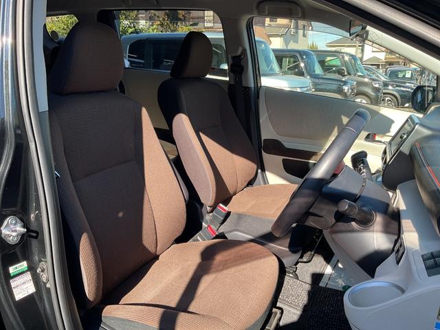 シエンタ G 衝突軽減 レーンキープ 両側電動 シートヒーター ナビ フルセグ Bカメラ Bluetoothオーディオ ETC Iストップ LEDヘッドライト スマキー 禁煙車 3列 フルフラット ABS ESC(12枚目)