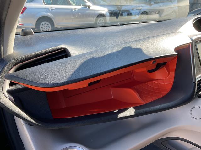 シエンタ G 衝突軽減 レーンキープ 両側電動 シートヒーター ナビ フルセグ Bカメラ Bluetoothオーディオ ETC Iストップ LEDヘッドライト スマキー 禁煙車 3列 フルフラット ABS ESC(43枚目)