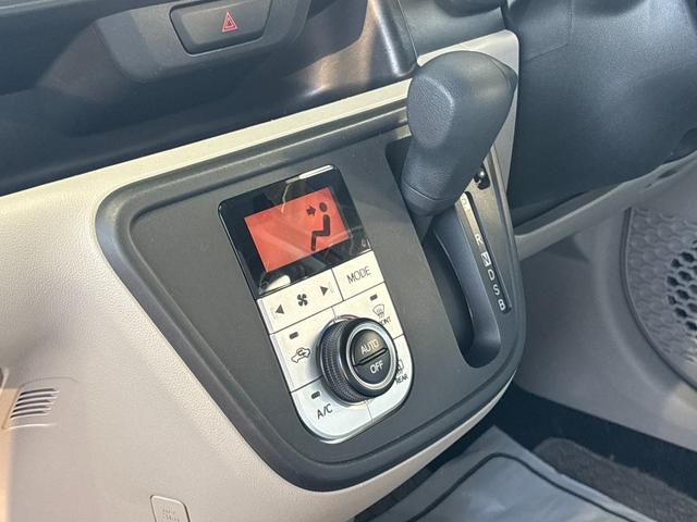 パッソ X LパッケージS 衝突軽減 レーンキープ Iストップ スマキー 禁煙車 ABS ESC 電格ミラー ベンチシート CD 運転席エアバッグ 助手席エアバッグ エアコン パワーウィンドウ パワーステアリング(5枚目)