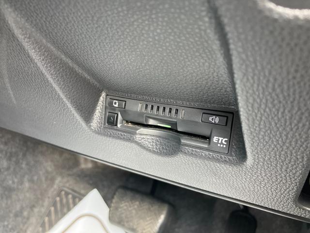 ヤリス ハイブリッドX 衝突軽減 レーンキープ 障害物センサー アダプティブクルーズ ナビ Bカメラ Bluetoothオーディオ ETC キーレス 禁煙車 ABS オートハイビーム オートライト 電格ミラ 運転席エアバッグ(7枚目)