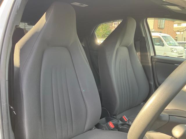 ヤリス ハイブリッドX 衝突軽減 レーンキープ 障害物センサー アダプティブクルーズ ナビ Bカメラ Bluetoothオーディオ ETC キーレス 禁煙車 ABS オートハイビーム オートライト 電格ミラ 運転席エアバッグ(10枚目)