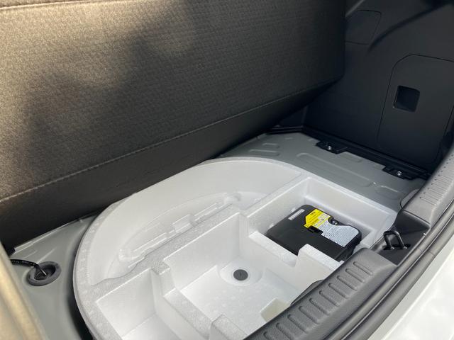 ヤリス ハイブリッドX 衝突軽減 レーンキープ 障害物センサー アダプティブクルーズ ナビ Bカメラ Bluetoothオーディオ ETC キーレス 禁煙車 ABS オートハイビーム オートライト 電格ミラ 運転席エアバッグ(35枚目)