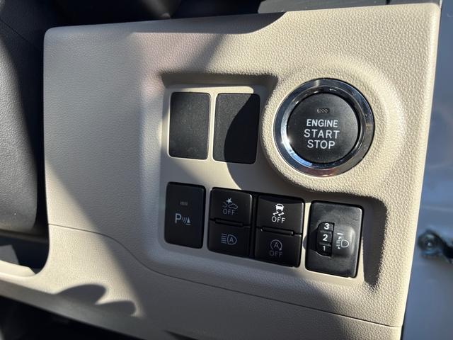 パッソ Ｘ　Ｓ　衝突軽減　レーンキープ　障害物センサー　ナビ　Ｂカメラ　ＥＴＣ　Ｉストップ　スマキー　禁煙車　横滑り防止　ＡＢＳ　オートハイビーム　電格ミラー　ベンチシート　ＣＤ　運転席エアバッグ（10枚目）