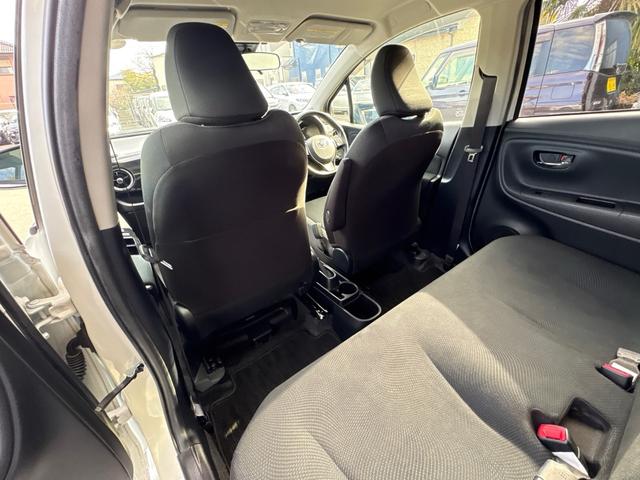 ヴィッツ ハイブリッドＵ　衝突軽減　レーンキープ　シートヒーター　ナビ　ワンセグ　Ｂカメラ　Ｂｌｕｅｔｏｏｔｈオーディオ　ＥＴＣ　ＨＩＤ　１５インチＡＷ　スマキー　禁煙車　記録簿　フルフラット　ＡＢＳ　オートハイビーム（52枚目）