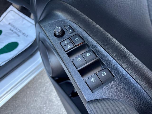 シエンタ Ｇ　衝突軽減　レーンキープ　障害物センサー　両側電動　ナビ　フルセグ　Ｂカメラ　Ｂｌｕｅｔｏｏｔｈオーディオ　ＥＴＣ　Ｉストップ　１５インチＡＷ　スマキー　禁煙車　３列　ＡＢＳ　オートハイビーム（50枚目）