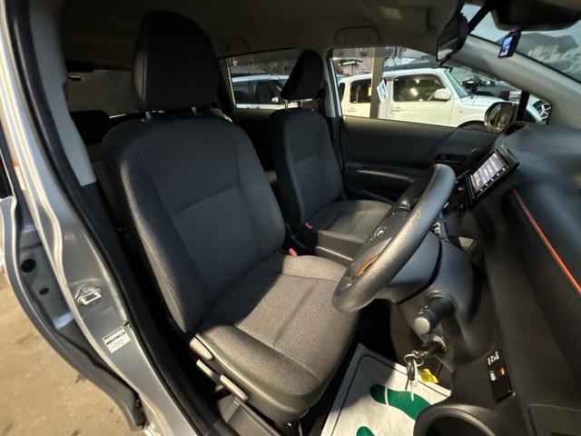 シエンタ ファンベースＸ　後期型　衝突軽減　レーンキープ　障害物センサー　片側電動　ナビ　ワンセグ　Ｂカメラ　Ｂｌｕｅｔｏｏｔｈオーディオ　Ｉストップ　キーレス　記録簿　フルフラット　ＡＢＳ　オートハイビーム　電格ミラー（11枚目）