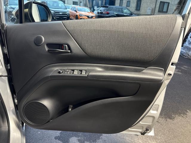 シエンタ ファンベースＸ　後期型　衝突軽減　レーンキープ　障害物センサー　片側電動　ナビ　ワンセグ　Ｂカメラ　Ｂｌｕｅｔｏｏｔｈオーディオ　Ｉストップ　キーレス　記録簿　フルフラット　ＡＢＳ　オートハイビーム　電格ミラー（16枚目）