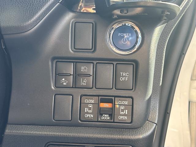 ノア ハイブリッドＳｉ　ダブルバイビーＩＩ　後期型　衝突軽減　レーンキープ　障害物センサー　オートクルーズ　両側電動　ハーフレザー　シートヒーター　ナビ　フルセグ　Ｂカメラ　Ｂｌｕｅｔｏｏｔｈオーディオ　ＥＴＣ２．０　ＬＥＤヘッドライト（10枚目）