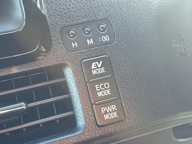 ノア ハイブリッドＳｉ　ダブルバイビーＩＩ　後期型　衝突軽減　レーンキープ　障害物センサー　オートクルーズ　両側電動　ハーフレザー　シートヒーター　ナビ　フルセグ　Ｂカメラ　Ｂｌｕｅｔｏｏｔｈオーディオ　ＥＴＣ２．０　ＬＥＤヘッドライト（11枚目）