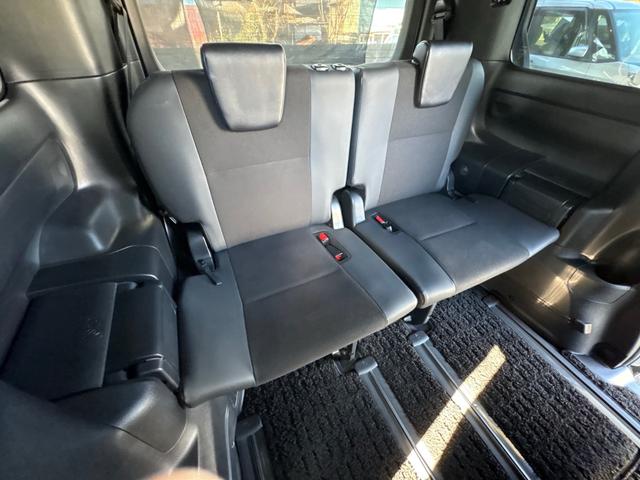 ノア ハイブリッドＳｉ　ダブルバイビーＩＩ　後期型　衝突軽減　レーンキープ　障害物センサー　オートクルーズ　両側電動　ハーフレザー　シートヒーター　ナビ　フルセグ　Ｂカメラ　Ｂｌｕｅｔｏｏｔｈオーディオ　ＥＴＣ２．０　ＬＥＤヘッドライト（14枚目）