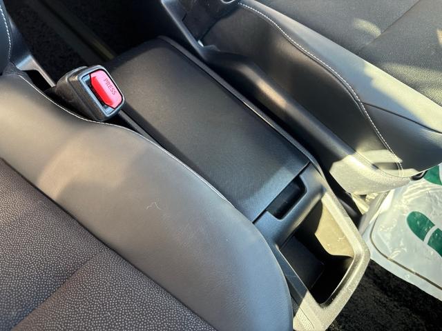 ノア ハイブリッドＳｉ　ダブルバイビーＩＩ　後期型　衝突軽減　レーンキープ　障害物センサー　オートクルーズ　両側電動　ハーフレザー　シートヒーター　ナビ　フルセグ　Ｂカメラ　Ｂｌｕｅｔｏｏｔｈオーディオ　ＥＴＣ２．０　ＬＥＤヘッドライト（47枚目）