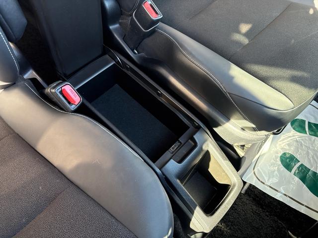 ノア ハイブリッドＳｉ　ダブルバイビーＩＩ　後期型　衝突軽減　レーンキープ　障害物センサー　オートクルーズ　両側電動　ハーフレザー　シートヒーター　ナビ　フルセグ　Ｂカメラ　Ｂｌｕｅｔｏｏｔｈオーディオ　ＥＴＣ２．０　ＬＥＤヘッドライト（48枚目）