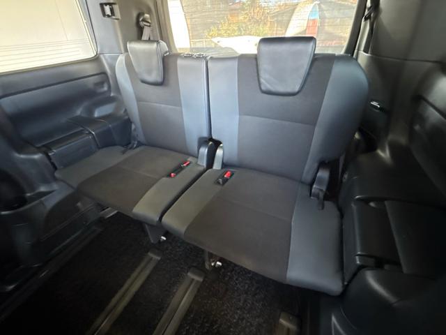 ノア ハイブリッドＳｉ　ダブルバイビーＩＩ　後期型　衝突軽減　レーンキープ　障害物センサー　オートクルーズ　両側電動　ハーフレザー　シートヒーター　ナビ　フルセグ　Ｂカメラ　Ｂｌｕｅｔｏｏｔｈオーディオ　ＥＴＣ２．０　ＬＥＤヘッドライト（55枚目）