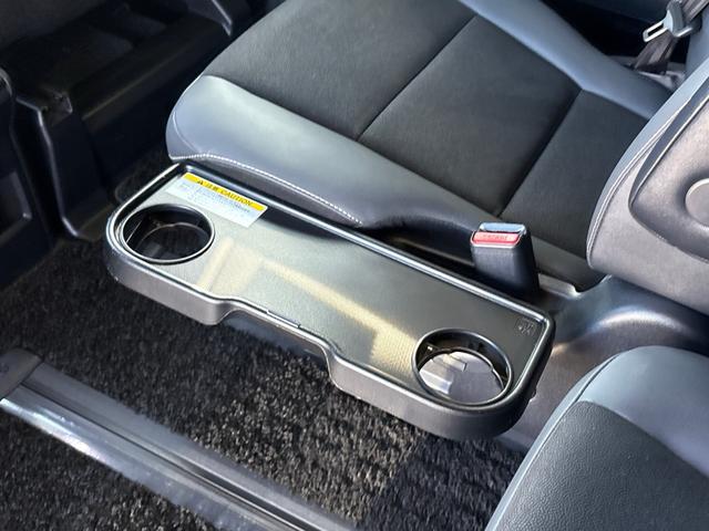 ノア ハイブリッドＳｉ　ダブルバイビーＩＩ　後期型　衝突軽減　レーンキープ　障害物センサー　オートクルーズ　両側電動　ハーフレザー　シートヒーター　ナビ　フルセグ　Ｂカメラ　Ｂｌｕｅｔｏｏｔｈオーディオ　ＥＴＣ２．０　ＬＥＤヘッドライト（60枚目）