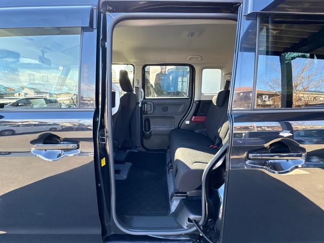 スペーシア ハイブリッドＧ　衝突軽減　レーンキープ　障害物センサー　両側スライド　ナビ　ワンセグ　Ｂカメラ　Ｉストップ　スマキー　禁煙車　記録簿　フルフラット　横滑り防止　ＡＢＳ　オートライト　電格ミラー　ベンチシート　ＣＤ（49枚目）