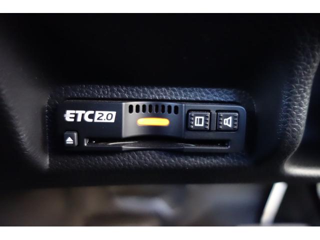 ｅ：ＨＥＶＺ　当社デモカー使用車コネクトディスプレイＢｌｕｅｔｏｏｔｈＥＴＣ２．０　ブレーキサポート　前後センサー　１オーナ　ＬＥＤヘッドライト　フルセグ　オートエアコン　Ｂカメラ　シートヒーター　スマートキー(17枚目)